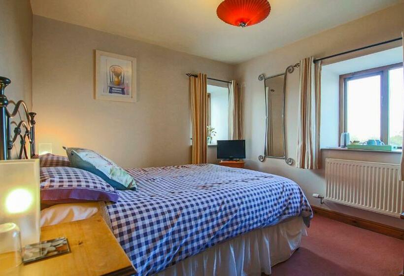 Номер Стандарт, Foxhill Fold