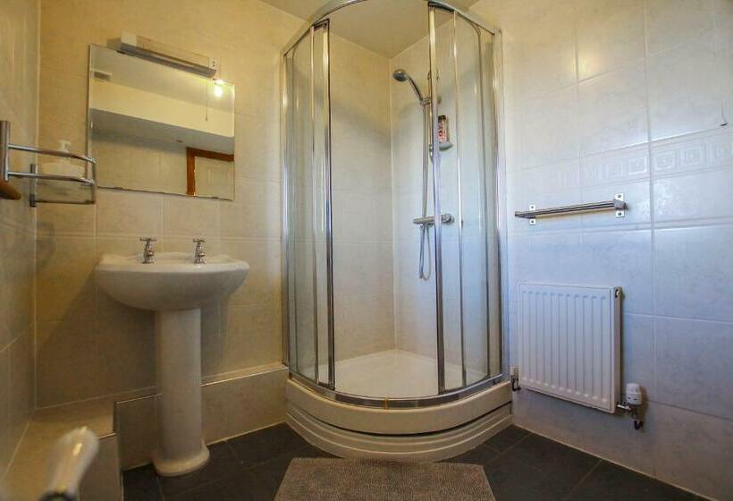 Номер Стандарт, Foxhill Fold