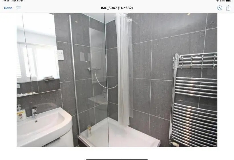 デラックスの４人部屋, Harford En Suite Rooms