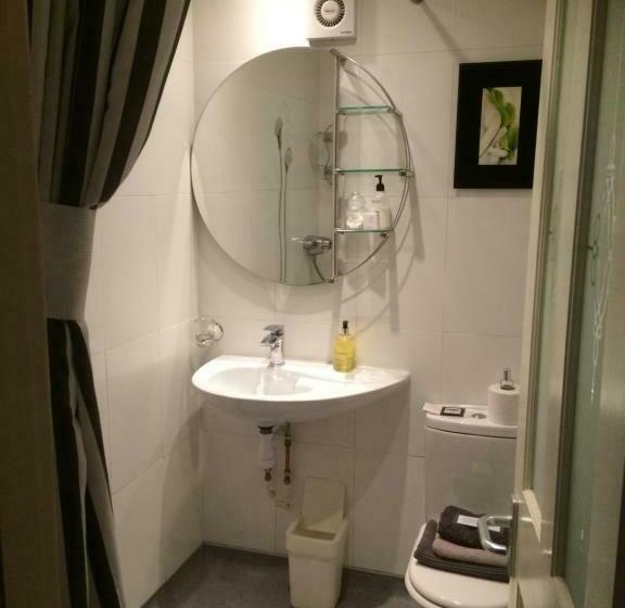 غرفة قياسية, Lowther House