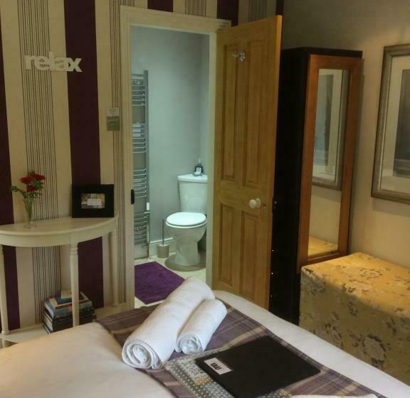 غرفة قياسية, Lowther House