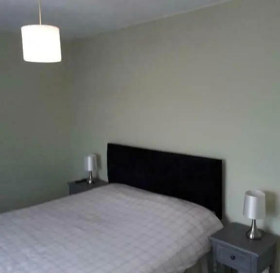 バス共有のスタンダードルーム, Overnight Stays Stockport