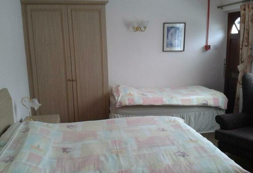 Номер Стандарт, Overnight Stays Stockport