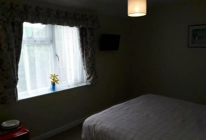 バス共有のスタンダードルーム, Overnight Stays Stockport