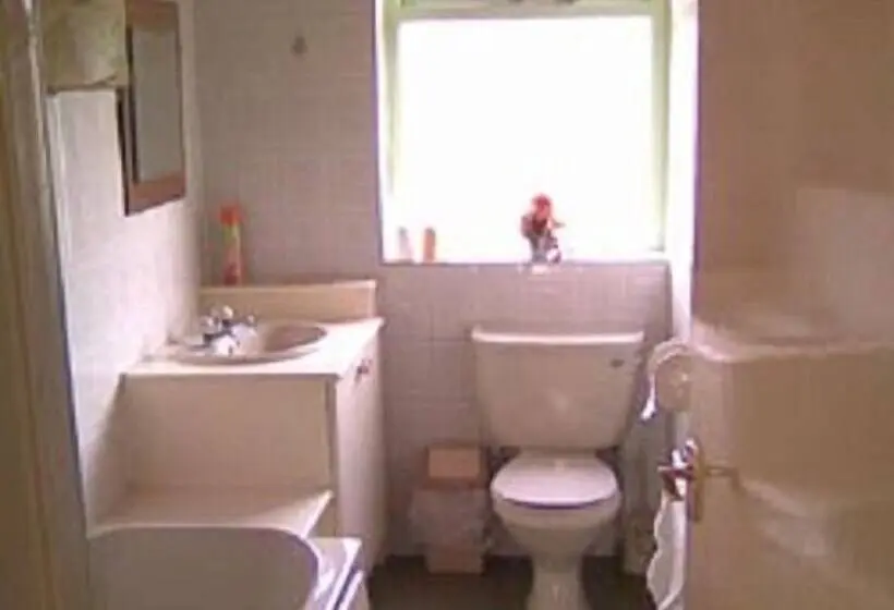 バスルーム共有のシングルスタンダード, Overnight Stays Stockport