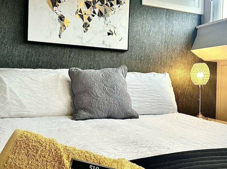 غرفة قياسية, St Andrews House