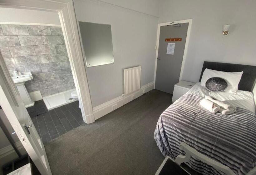 חדר סטנדרט יחיד, St Andrews House