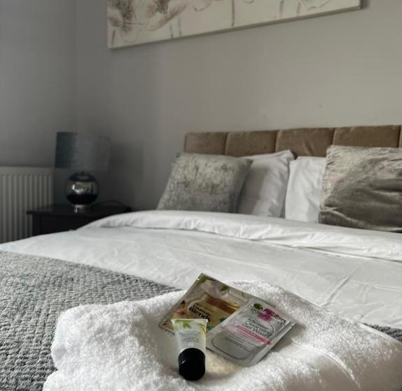 חדר משפחתי דלוקס, St Andrews House