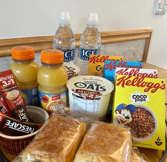 דירת שני חדרים, St Andrews House