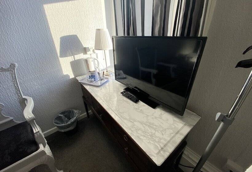 غرفة قياسية فردية, St Andrews House