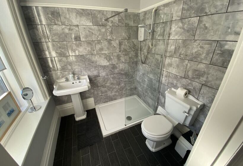 غرفة قياسية فردية, St Andrews House