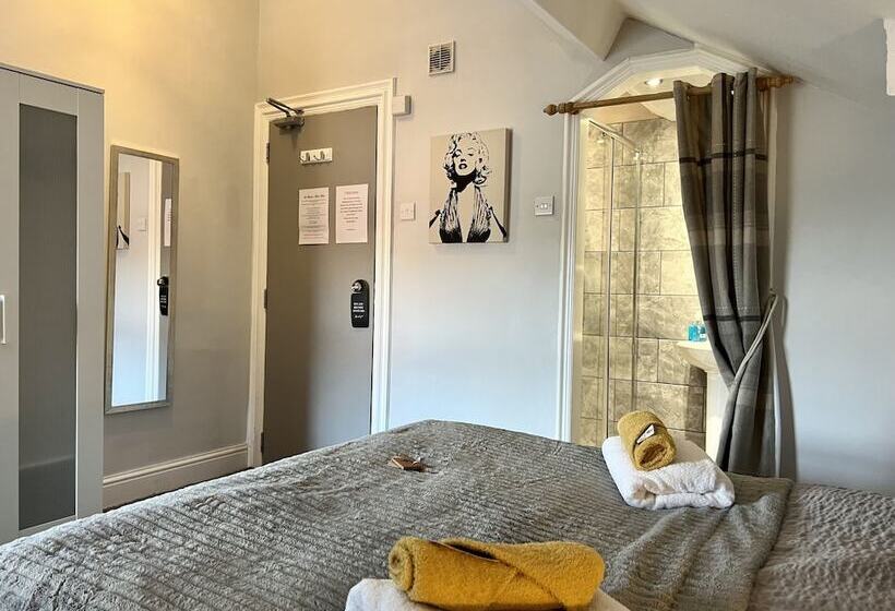 חדר סטנדרט מיטה זוגית, St Andrews House