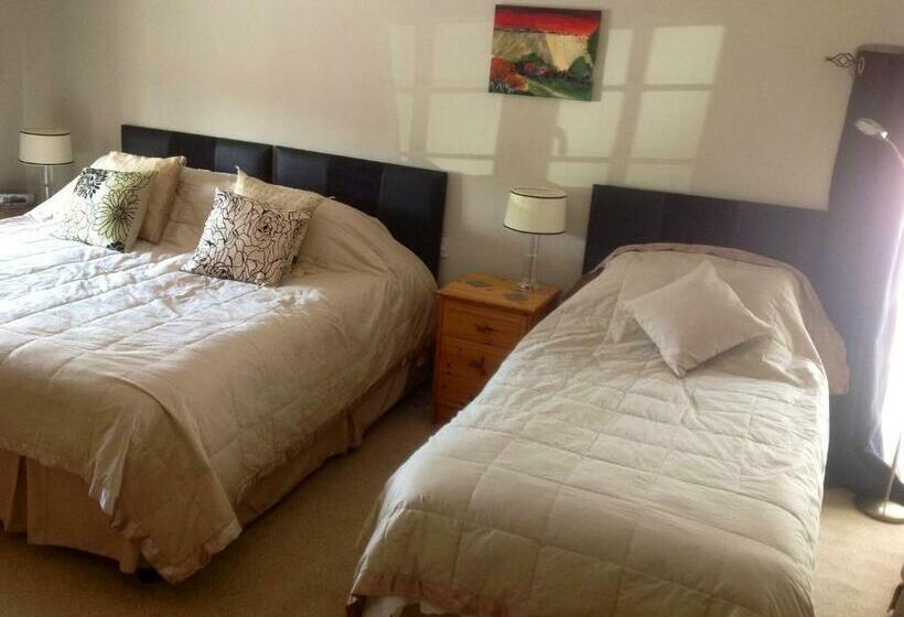 패밀리 룸, The Old Dairy