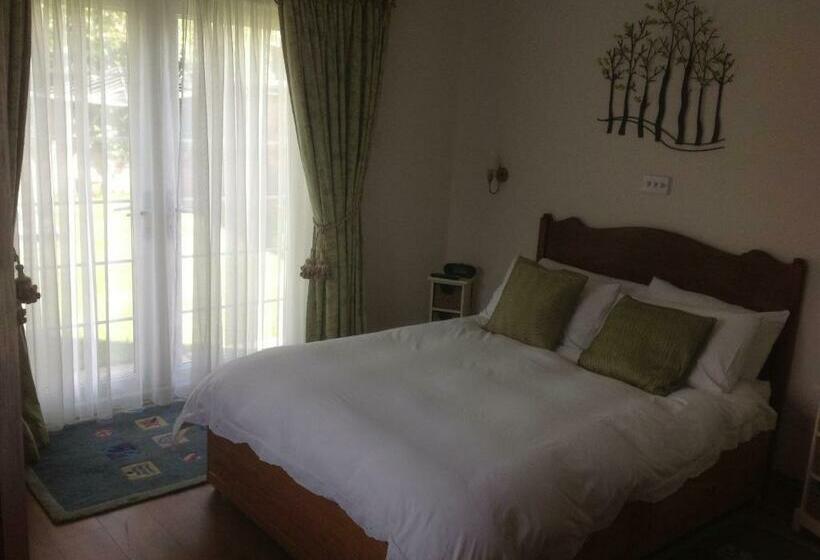 스탠다드 룸, The Old Dairy