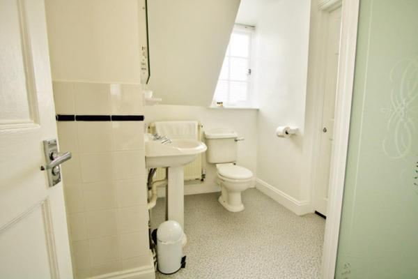 غرفة قياسية فردية, The Palmerston Rooms