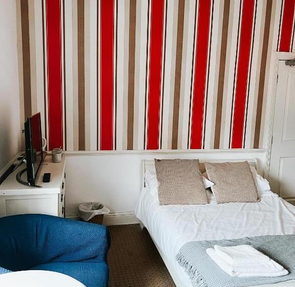 ファミリールーム, The Red Lion Inn