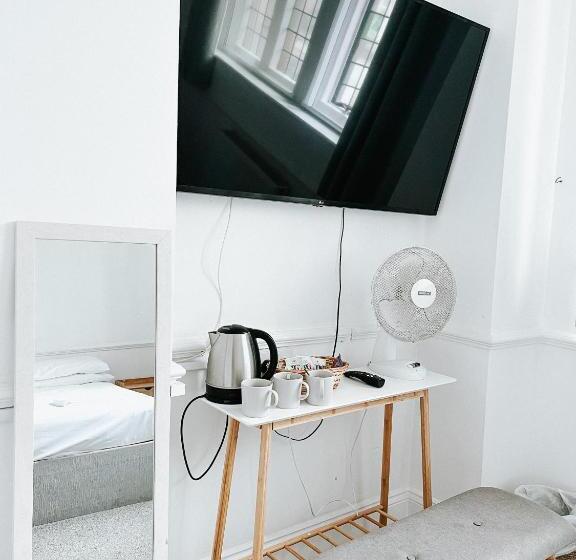 ファミリールーム, The Red Lion Inn