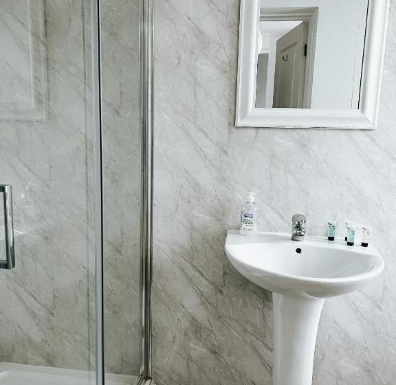 ファミリールーム, The Red Lion Inn