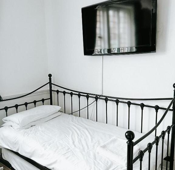 ファミリールーム, The Red Lion Inn