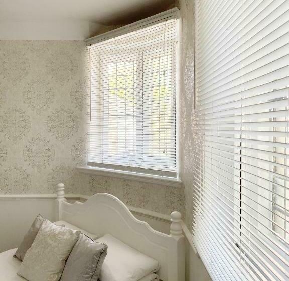 ファミリールーム, The Red Lion Inn