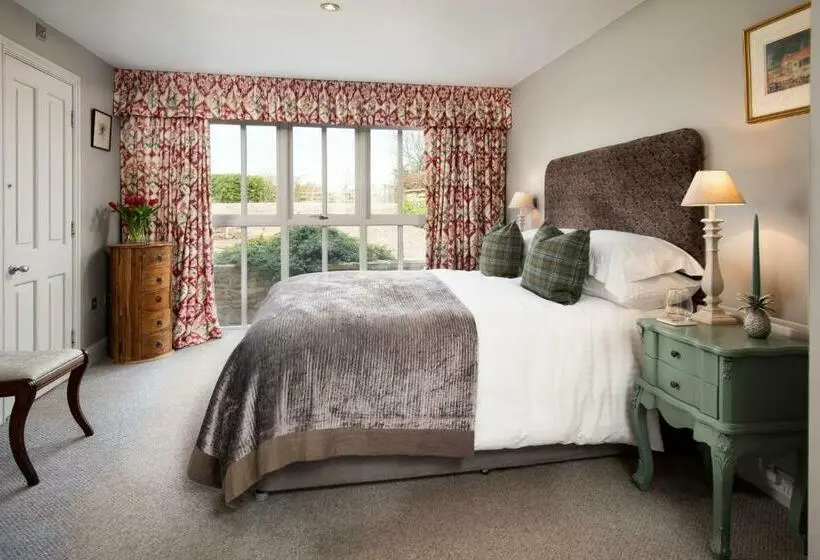 Superior-huone, Throphill Grange