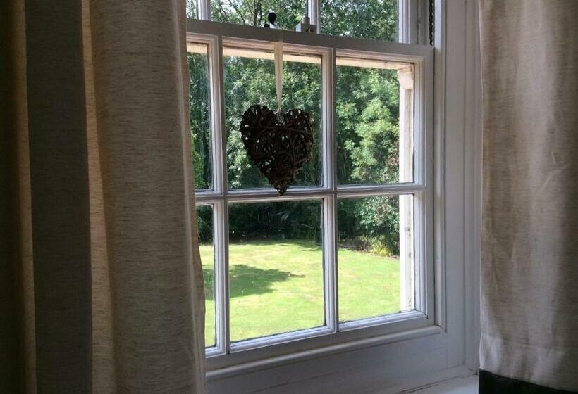 Perhehuone, Beightons Bed And Breakfast