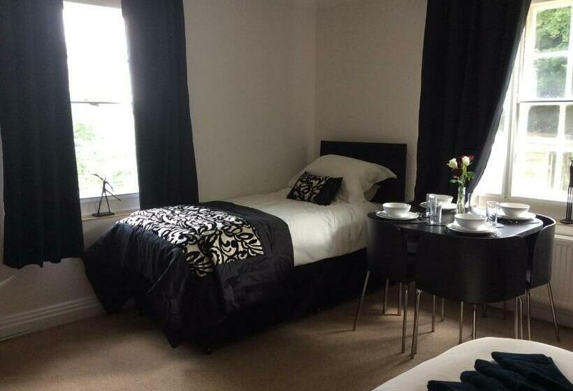 Perhehuone, Beightons Bed And Breakfast