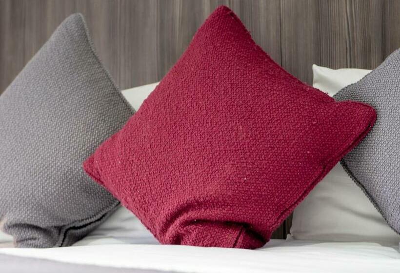 غرفة عائلية, Blackbull