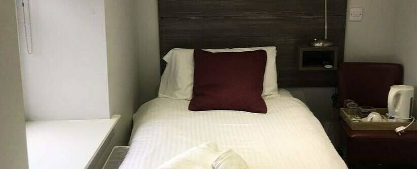 غرفة قياسية فردية, Blackbull