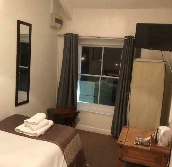 غرفة قياسية فردية حمام مشترك, Markets Tavern