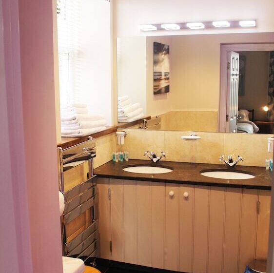 패밀리 룸, Mayhill