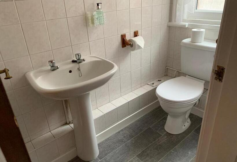 غرفة قياسية ثلاثية, Sharn Bek