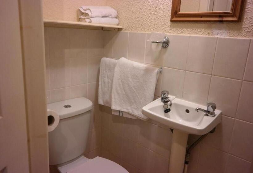 غرفة عائلية, Sharn Bek