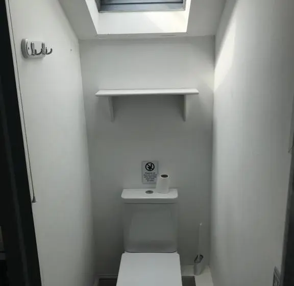 エコノミールーム, Pleck Barn B&b