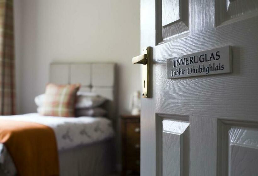 Семейный Номер, The Corries B&b