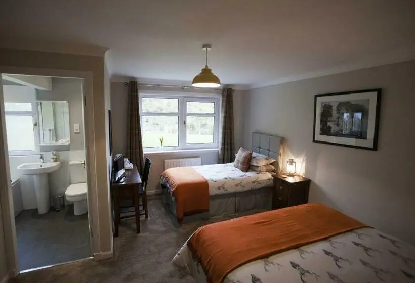 Perhehuone, The Corries B&b