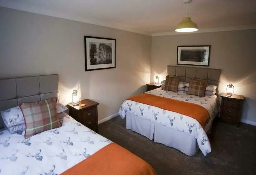 Perhehuone, The Corries B&b