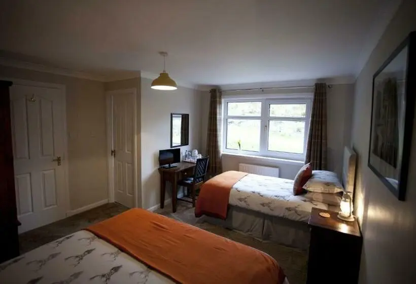 Perhehuone, The Corries B&b