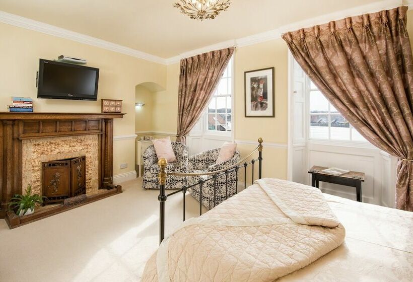 Номер Deluxe, The Walls Bed And Breakfast