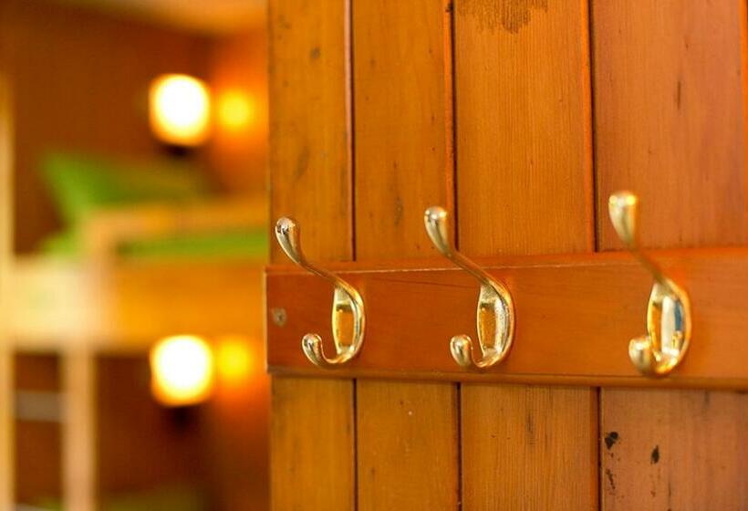 标准四人间共用浴室, Yha Patterdale