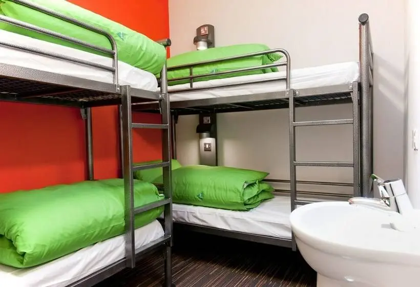 Bed in Shared Room with Shared Bathroom, Yha South Downs