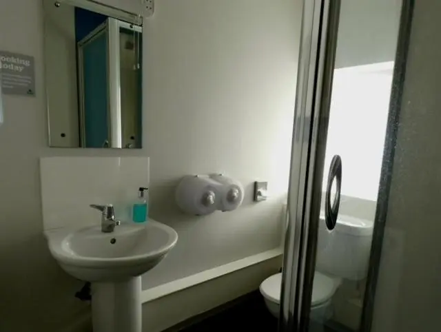 Bed in Shared Room with Shared Bathroom, Yha South Downs