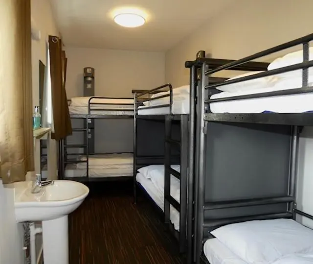 Bed in Shared Room with Shared Bathroom, Yha South Downs