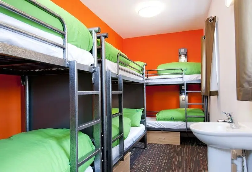 Bed in Shared Room with Shared Bathroom, Yha South Downs