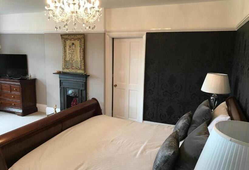 جناح ديلوكس, Cedar House