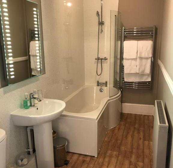 جناح ديلوكس, Cedar House