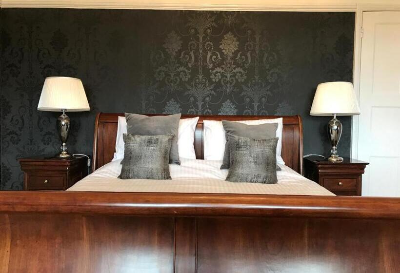 جناح ديلوكس, Cedar House