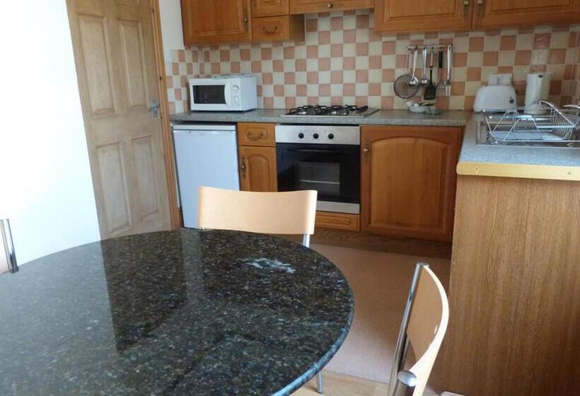 2 Yatak Odalı Daire, Hurst Dene Apart