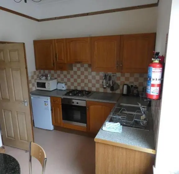 Huoneisto 1 Makuuhuone Parveke, Hurst Dene Apart