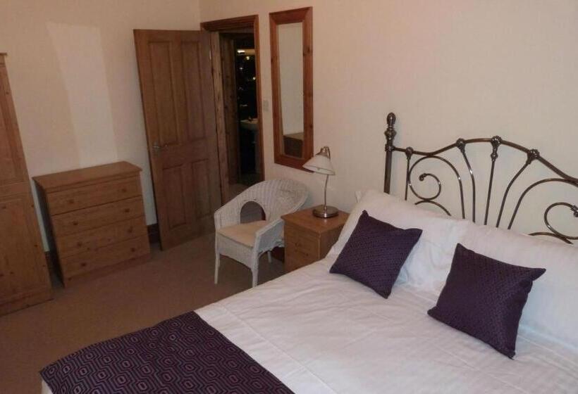 Balkonlu 1 Yatak Odalı Daire, Hurst Dene Apart